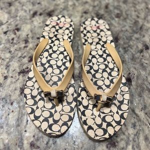 Coach flip flops size 6.5